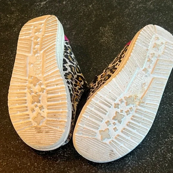 Kids Leopard Print Shoes - Picture 3 of 3